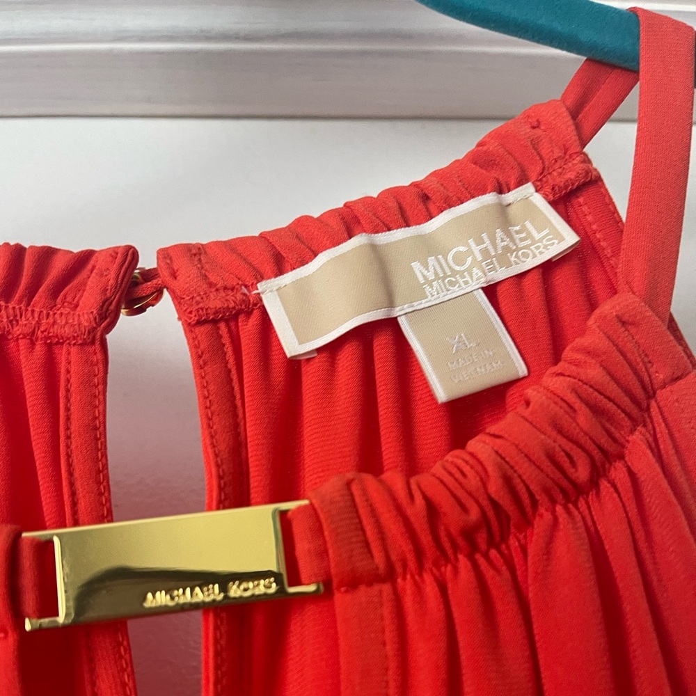 Vibrant Red Sleeveless Dress - Picture 2 of 2